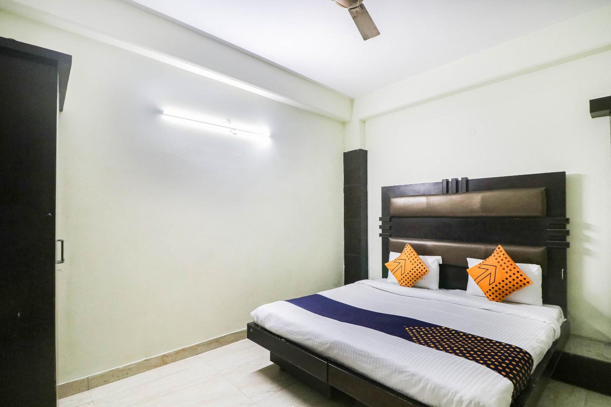 Spot On Hotel Grace Near Star Mall Gurgáon Kültér fotó
