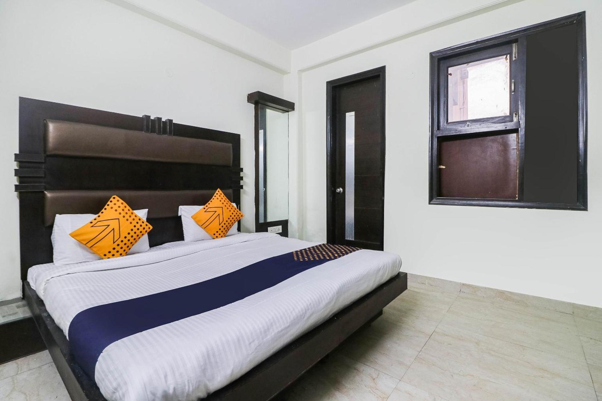 Spot On Hotel Grace Near Star Mall Gurgáon Kültér fotó
